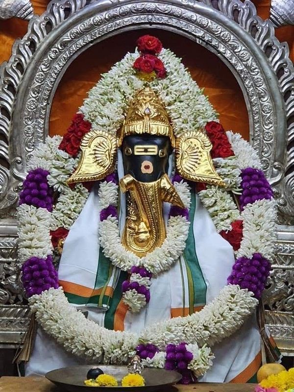 Adiyali gajamuKhana archisi (Uga)
